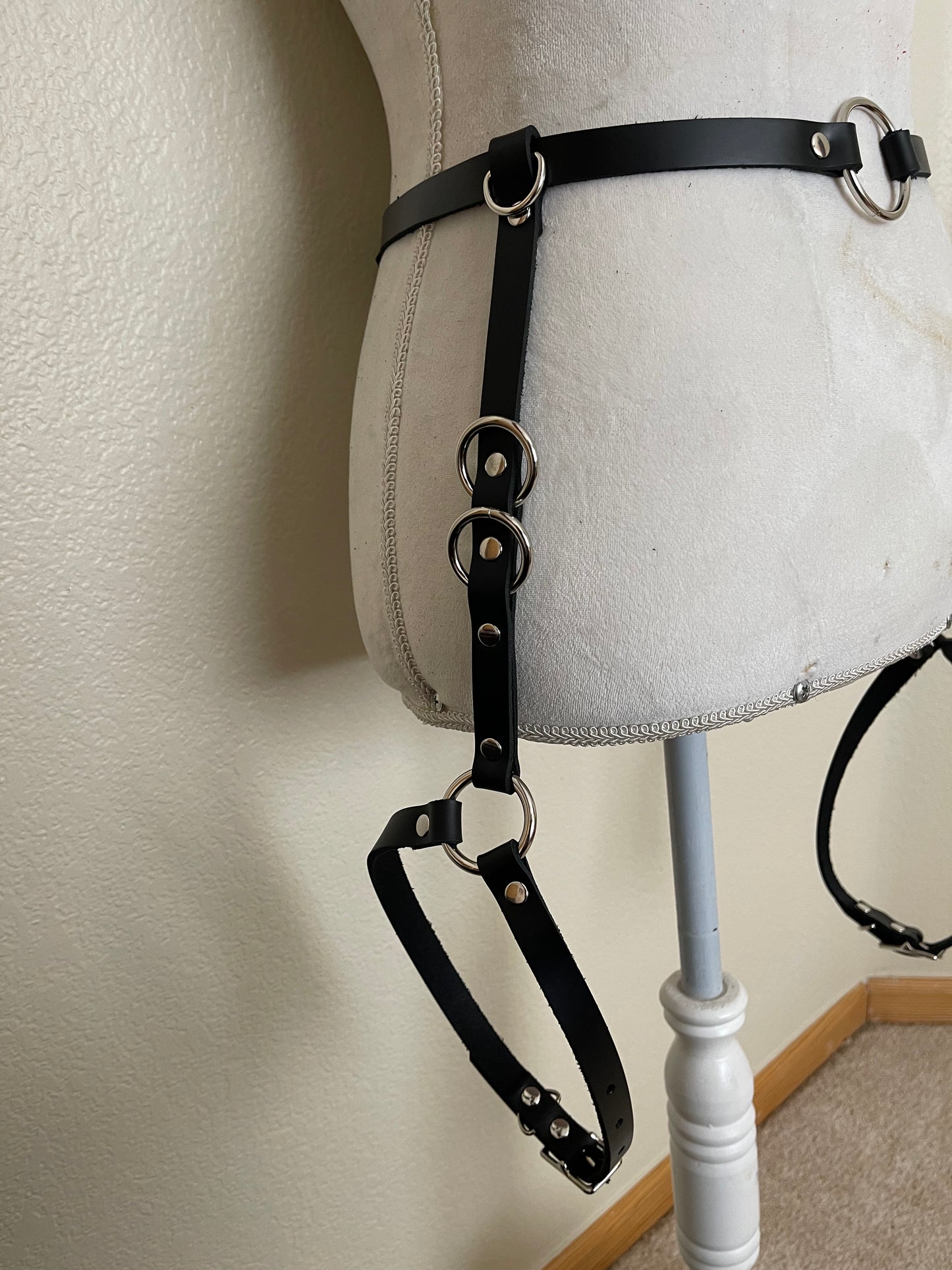Peris Garter Belt
