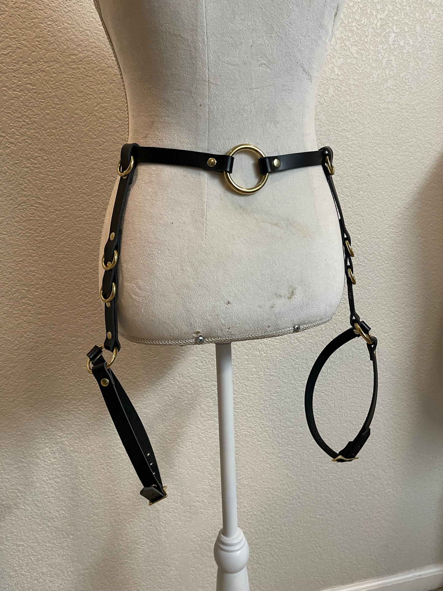 Peris Garter Belt